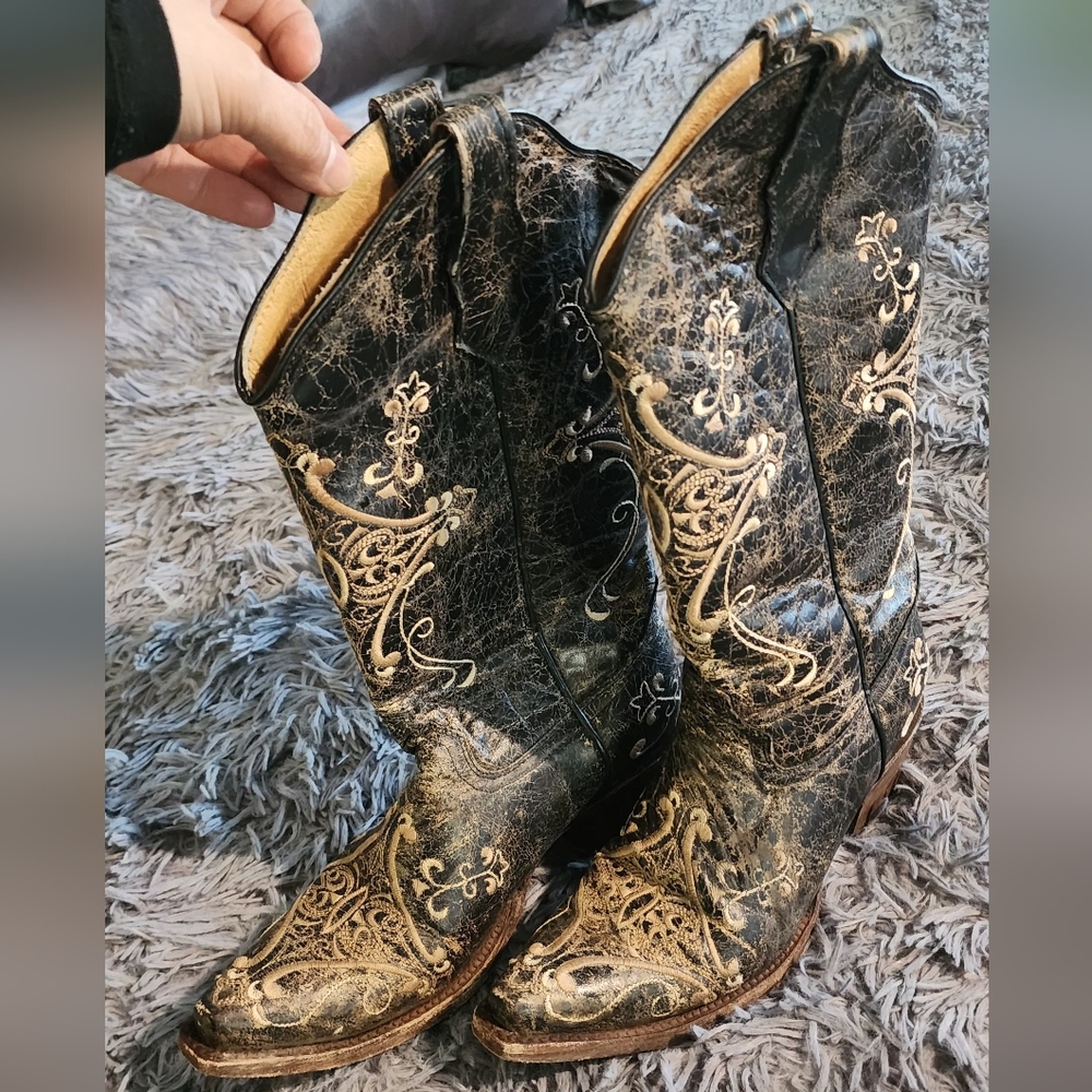 Circle G Distressed Black and Gold Heeled Boots